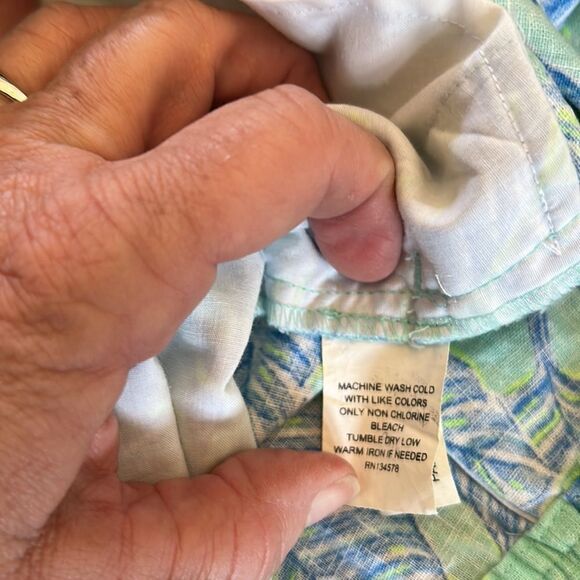 Vineyard Vines linen blue green feather elastic waist shorts Size M EUC - Picture 8 of 9